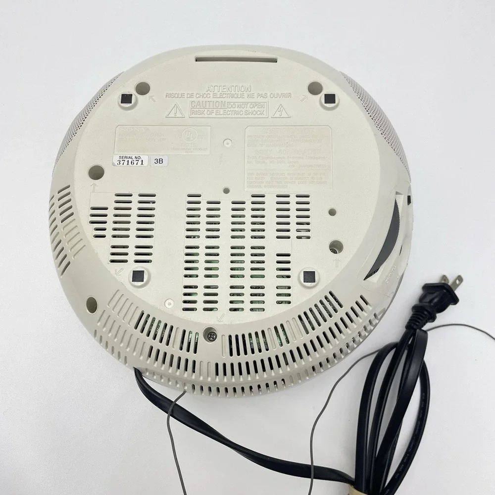 Sony White Dream Machine CD Radio Clock FOR PARTS. CD PLAYER DOES NOT WORK.